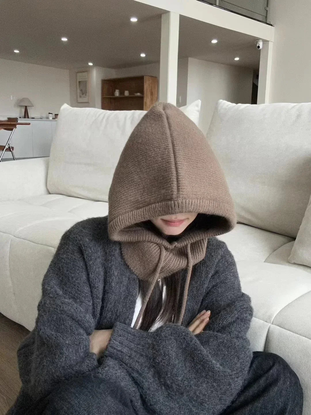 Moderner Unisex Winter-Halswärmer mit integrierter Kapuze; kuschelig, warm und stylisch für kalte Tage.