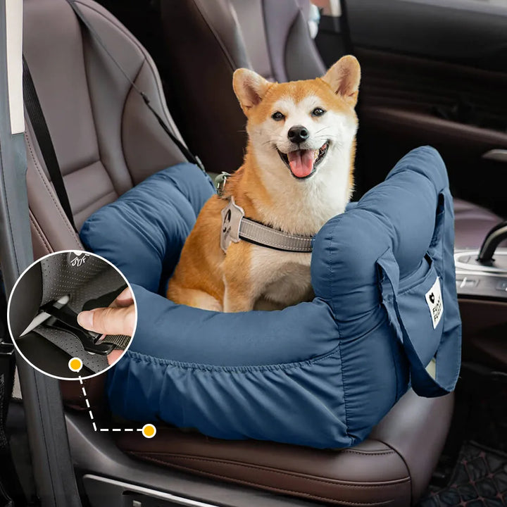 Faltbarer ISOFIX Hundesitz, platzsparend und sicher, ideal für Reisen mit dem Vierbeiner im Auto.