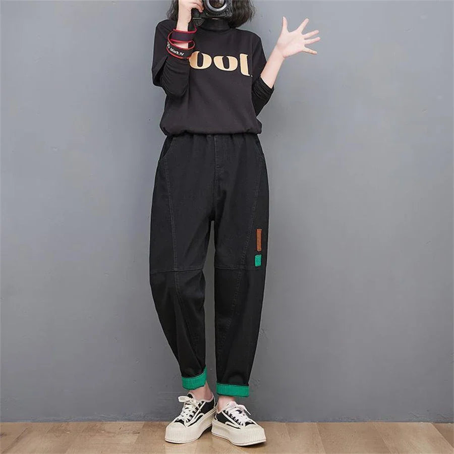 Retro Stil Damen Übergroße Jeans, knöchellang. Lässige Plus Size Denim Hose für Damenmode in weiter Passform.