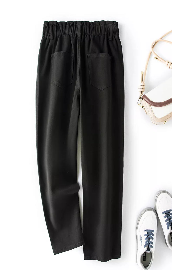 Mittelblaue Damenjeans in Übergröße, High-Waist, Stretch für maximale Bequemlichkeit.