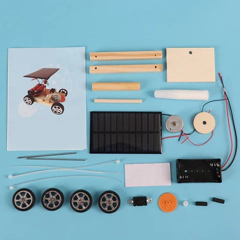 Detailansicht des Solar-Rennwagen Bausatzes für Kinder, fördert technisches Verständnis und Kreativität.