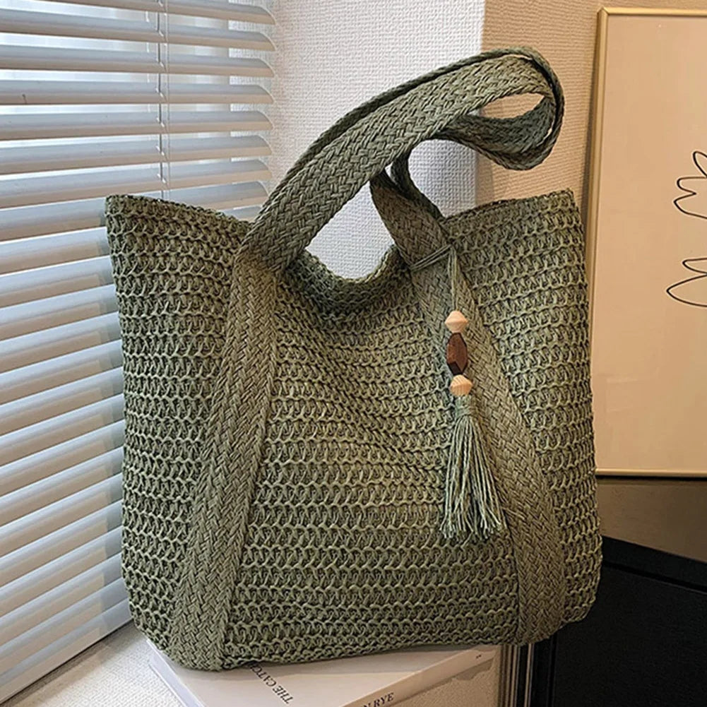 Modische Zane Schultertasche in Grün, elegantes Kunstleder-Accessoire für Damen.