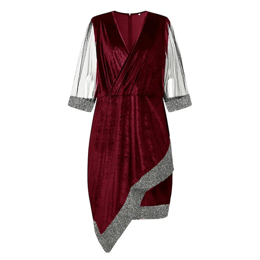 Dunkles Übergrößen-Partykleid mit Glitzerdetails, perfekt für winterliche Galaabende.