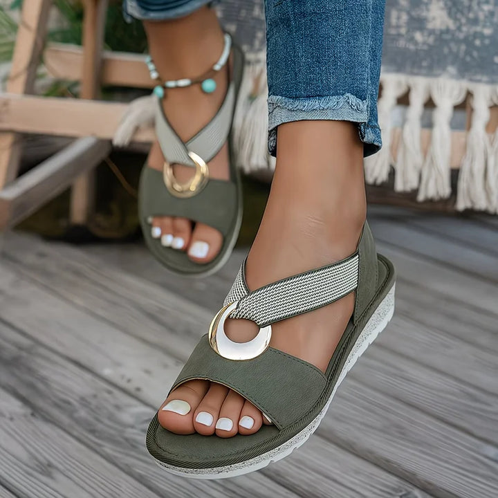 Damen Plateau Sandalen mit Kreuzriemen, perfekt für Strand & Stadt. Modische & bequeme Sommerschuhe für Frauen.