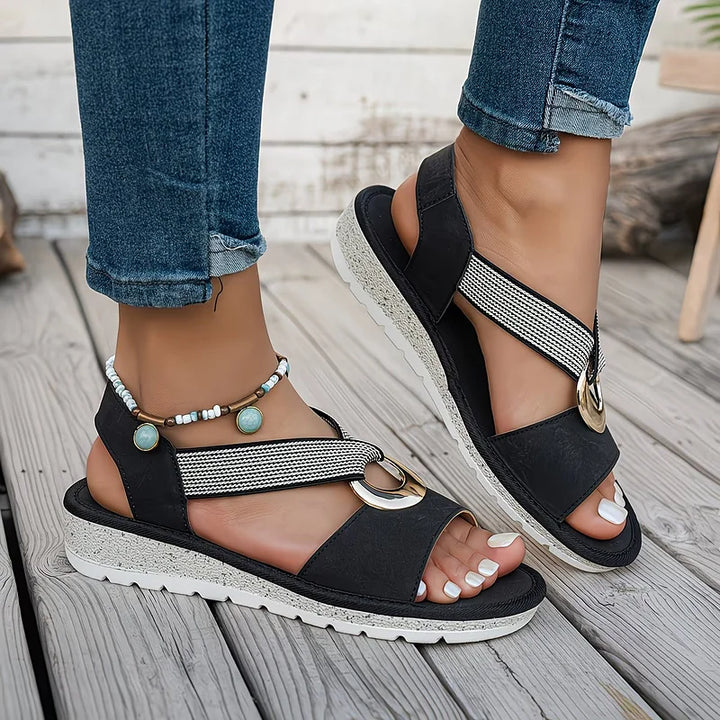 Komfortable & leichte Damen Plateau Sandalen mit Kreuzriemen. Ideale Sommerschuhe für Urlaub & alltägliche Freizeit.