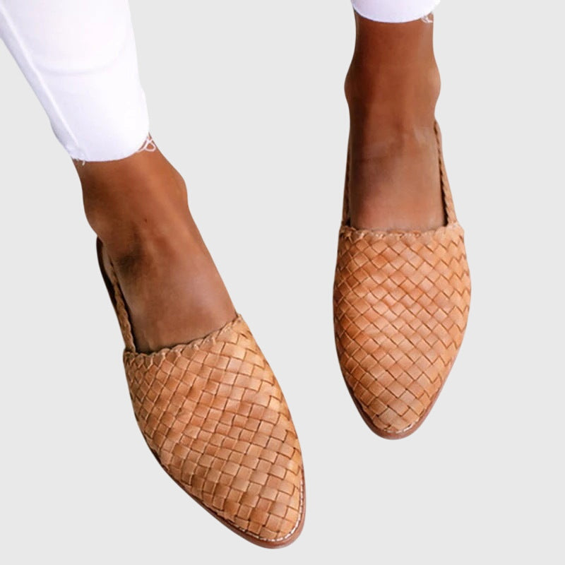 Bequeme Damensandalen für den Sommer, feminin mit verstellbarem Klettverschluss und hohem Komfort.