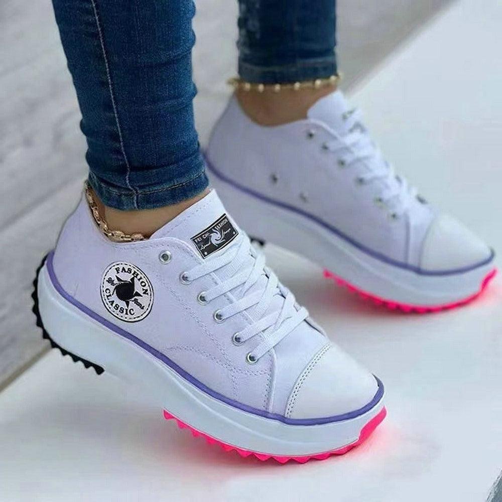 Weiße Damen Sneaker für trendigen Stil & Komfort. Vielseitige Freizeitschuhe, perfekt für jeden Tag.