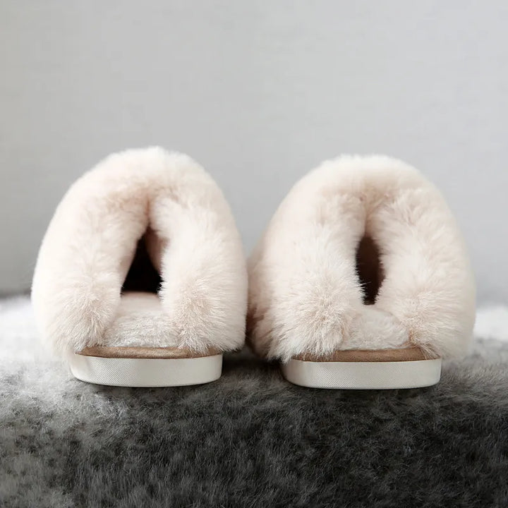 Komfortable Damen Hausschuhe: Langlebige Winterpantoffeln, die Gemütlichkeit und Wärme für den täglichen Gebrauch bieten.