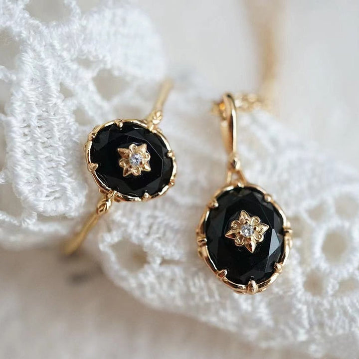 Stilvoller Damen-Achatring im Vintage-Design: Silber-Fassung, großer Edelstein & Zirkone für besonderen Glanz.