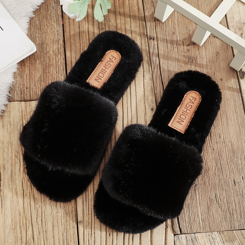 Elegante Damen Winter Hausschuhe mit warmem Futter, ideal für entspannte Momente und Gemütlichkeit zuhause.