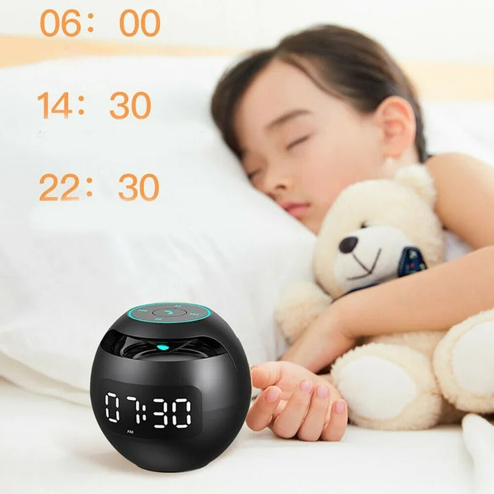 Moderner Wecker mit Bluetooth Lautsprecher, Nachtlicht und Digitaluhr. Praktische Geschenkidee für Zuhause.