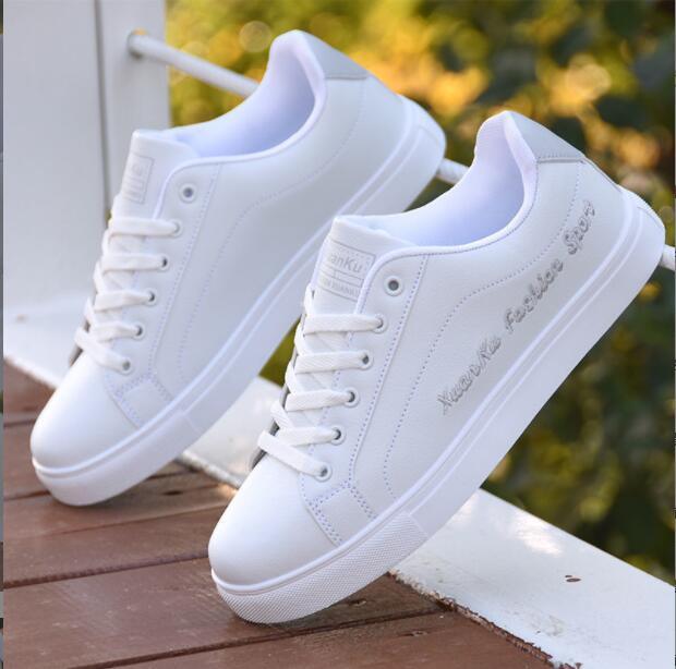 Bequeme Damen Freizeitschuhe, vielseitig & sportlich für den Alltag. Moderne Komfortschuhe bieten optimalen Halt ganzjährig.