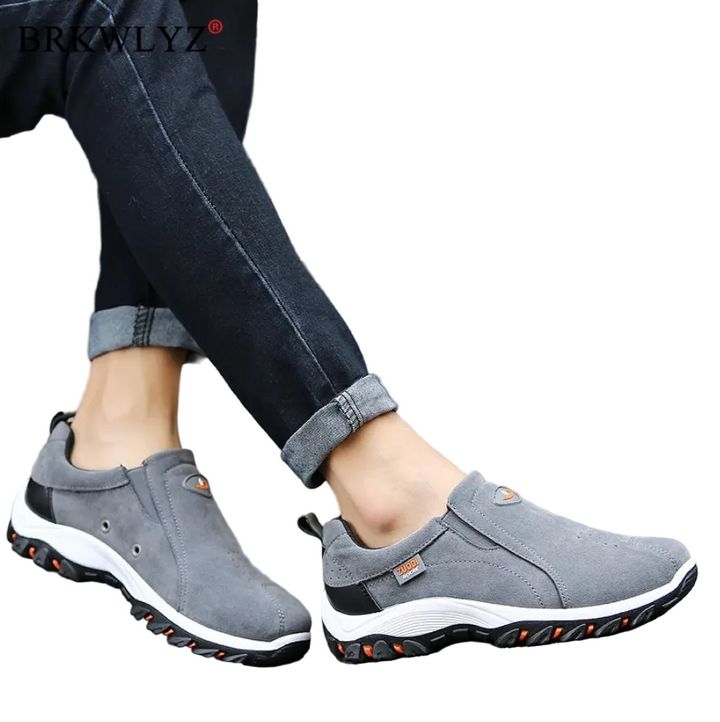Atmungsaktive Herren-Laufschuhe mit orthopädischer Fußgewölbestütze für optimalen Tragekomfort.