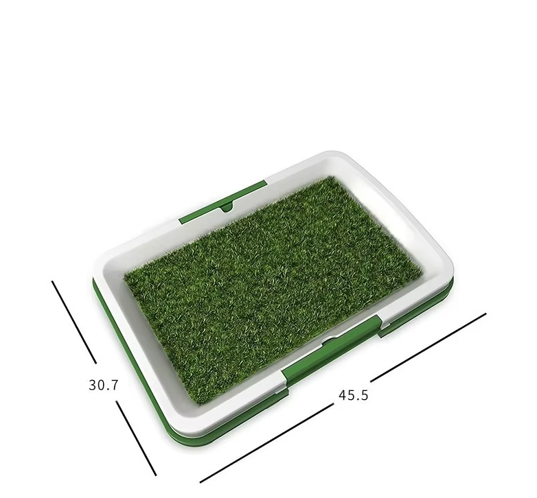 Moderne Hundetoilette mit Kunstrasen für flexible Nutzung innen & außen. Sauber und komfortabel für Haustiere.