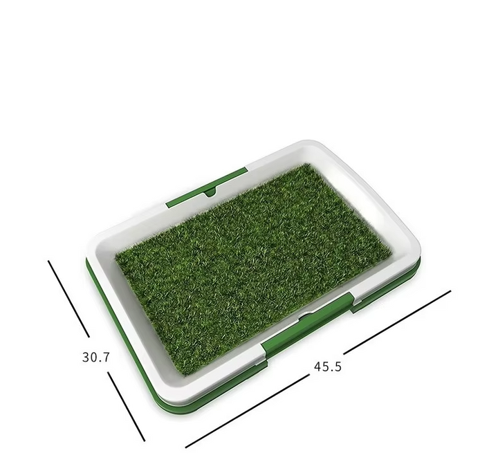 Moderne Hundetoilette mit Kunstrasen für flexible Nutzung innen & außen. Sauber und komfortabel für Haustiere.