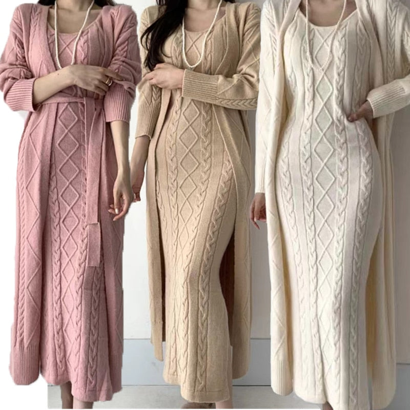 Damen Herbst Set: Elegantes Kleid & warme, kuschelige Strickjacke. Perfekt für festliche Anlässe.