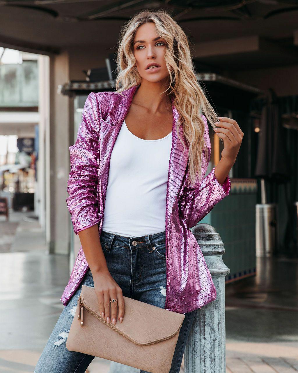 Vielseitiger Damen Glitzer-Blazer als modische Abendmode. Elegant, festlich und ideal für Partys & Events.