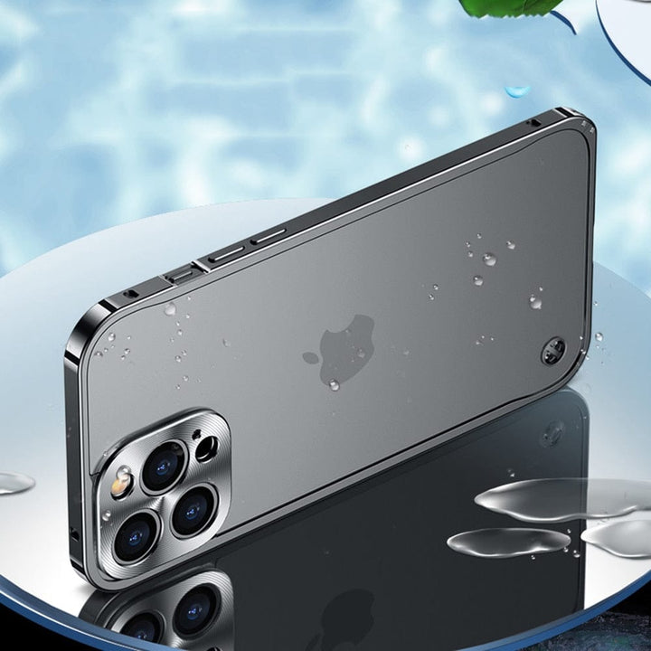 Robuste Aluminium Handyhülle für iPhone mit stoßfestem Kameraschutz, optimaler Rundumschutz.