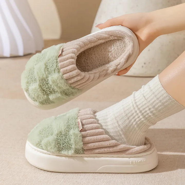 Stilvolle Damen Winterhausschuhe mit gemütlichem Futter, bequem für zuhause.