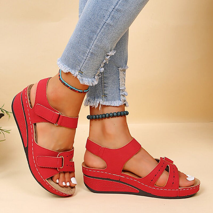 Fußgesunde Damensandalen Olga, orthopädisch & bequem, für entspannte Sommermonate und Wellness.