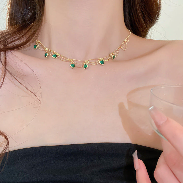 Elegante Damen Herz-Halskette mit funkelndem Zirkonia Anhänger, perfekter Damenschmuck für Liebe & Zuneigung.
