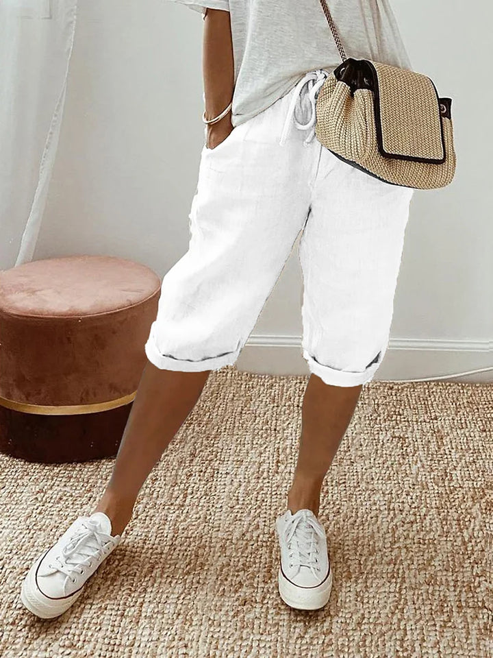 Bequeme Damen Jogger-Shorts für entspannte Sommertage, Freizeit & Urlaub. Relaxed Fit Shorts in Blau.