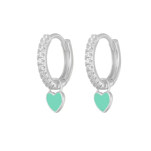 Damen Ohrringe in Gold mit Zirkonia, als Creolen. Perfekt als Geschenk oder zum Selbsttragen.