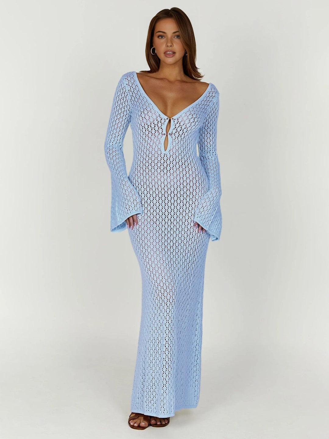 Stilvolles Damen Boho Maxikleid, fließend, mit trendigen Glockenärmeln und V-Ausschnitt, vielseitiges Sommer-Outfit.