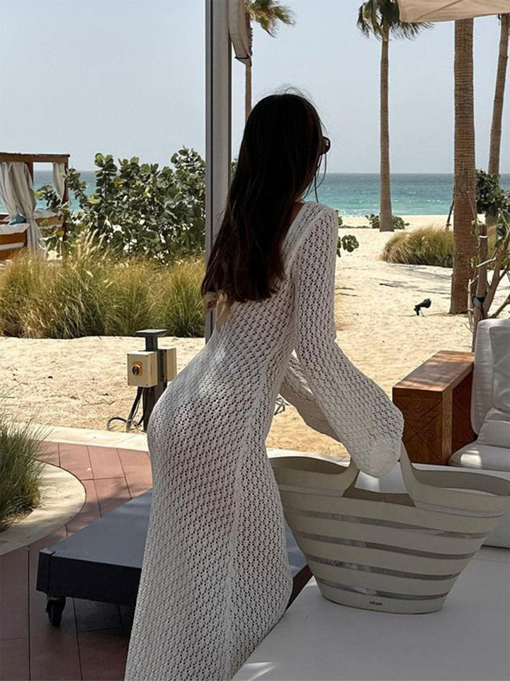 Luftiges Damen Sommerkleid, Maxilänge, mit eleganten Glockenärmeln und schmeichelndem V-Ausschnitt, Boho-Flair.