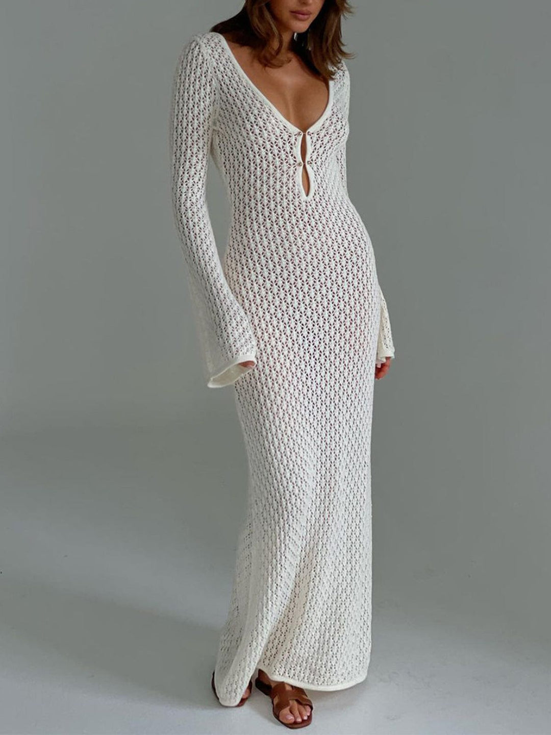 Damen Boho Maxikleid mit Glockenärmeln und V-Ausschnitt, perfekt für Sommer und Freizeit.