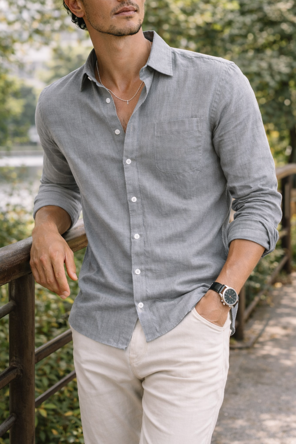 Komfortables Herren Kurzarm Polo mit klassischem Kragen & Brusttasche. Atmungsaktives Freizeit Hemd für Alltag & Urlaub.