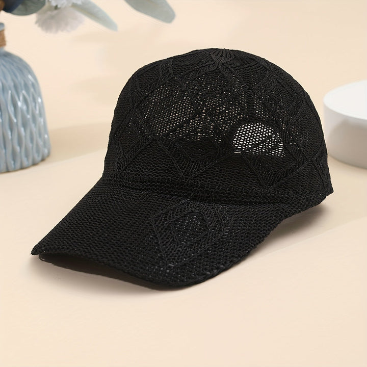 Stylische, luftige Damen Gehäkelte Baseball Cap, perfekt als Sommer-Accessoire mit Sonnenschutz.