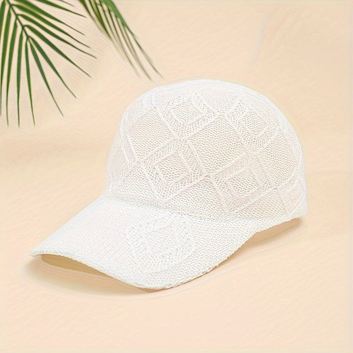 Leichte Damen Gehäkelte Baseball Cap für sonnige Tage. Atmungsaktiv, verstellbar & modisch.