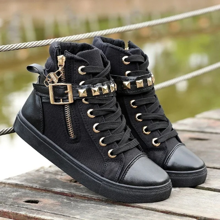 Bequeme hohe Damen Sneaker in Weiß mit Reißverschluss, ideal für einen modischen Sport-Stil.