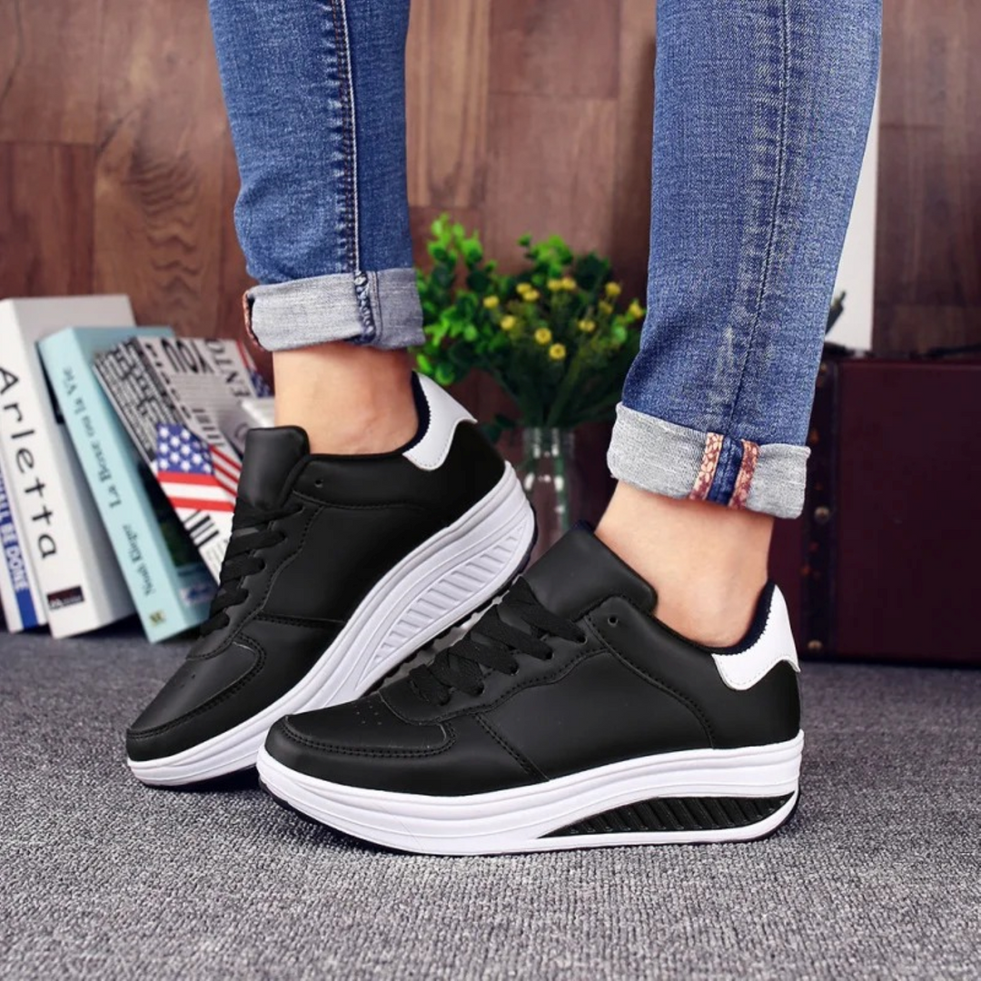 Ganzjahres-Damensneaker in Schwarz/Weiss. Orthopädische Komfortschuhe für Damen, perfekt für optimalen Halt.