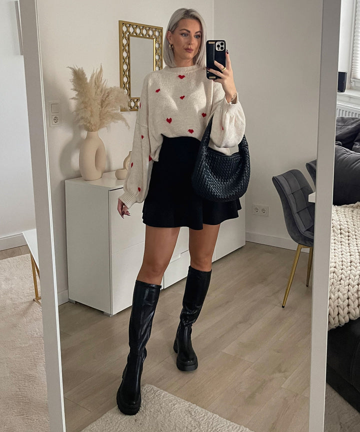 Komfortable schwarze Damen Plateauboots. Stilvolle Chelsea Stiefeletten mit seitlichem Elastikeinsatz.