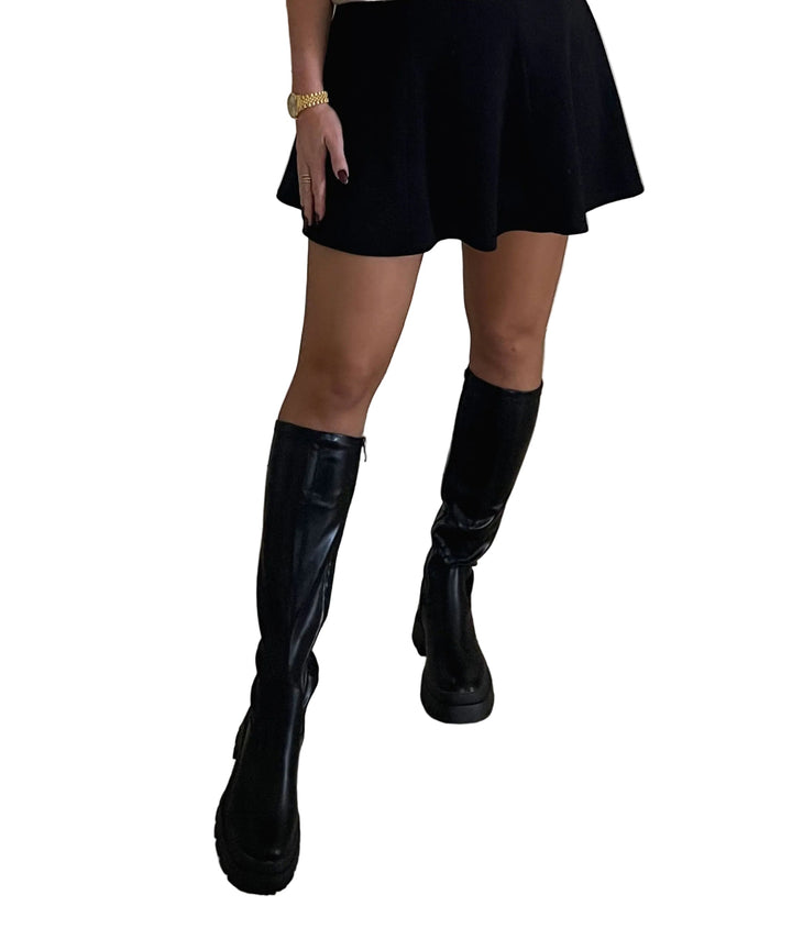 Damen Plateau Boots. Stylische schwarze Chelsea Stiefeletten mit Elastikeinsatz für Herbst & Winter.