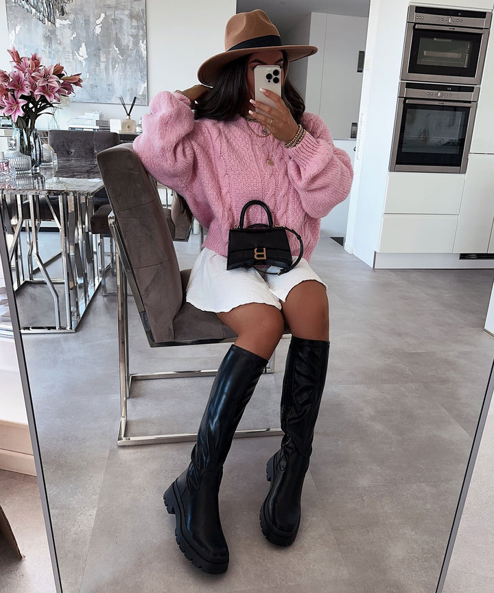 Robuste Damen Chelsea Boots mit hohem Plateauabsatz. Bequeme schwarze Stiefeletten für jedes Wetter.
