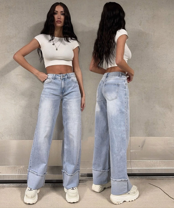 Modische Damen Wide Leg Jeans in Dunkelblau, lockere Passform für ultimativen Komfort und stilvollen Alltagslook.