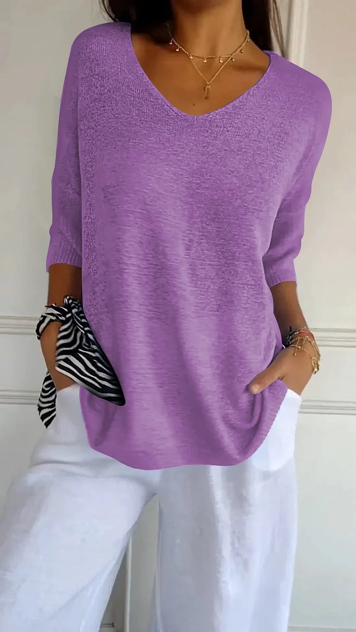 Minimalistisches Damen Stricktop mit V-Ausschnitt & lockerem Schnitt. Modisches Wohlfühl-Oberteil für jede Frau.
