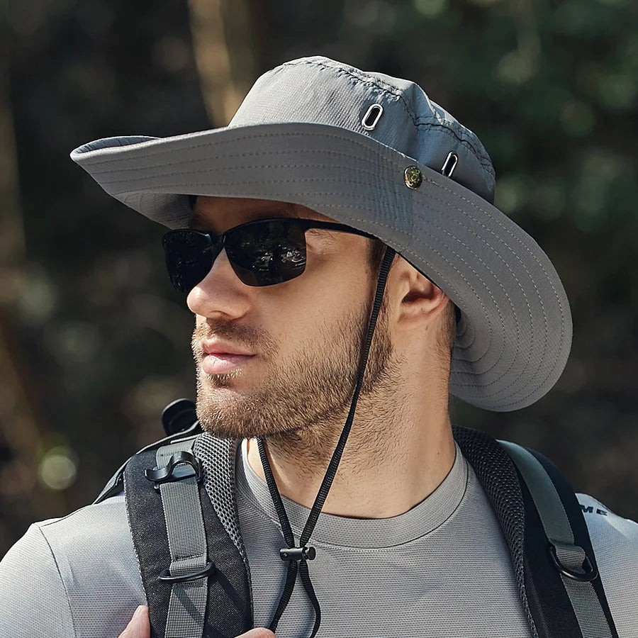 Kompakter Reisehut für Herren, mit UV-Schutz, perfekt als Sonnenhut für Outdoor & Urlaub.