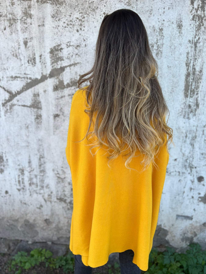 Damen Oversize Sweatshirt, elegant mit V-Ausschnitt. Bequemer Freizeit-Pullover mit lockerem Schnitt und 3/4 Arm.