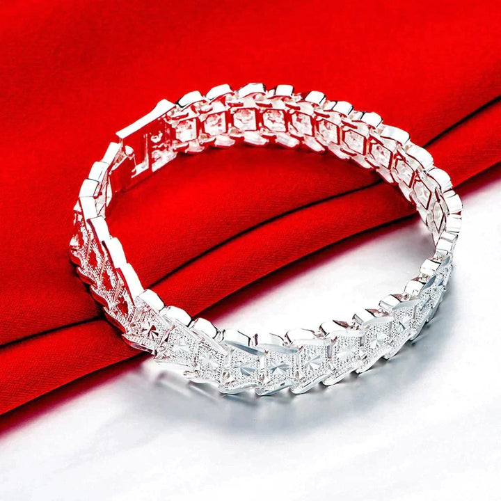Elegantes 925er Silberarmband mit glänzender Oberfläche, ein stilvolles Accessoire für Damen und Herren.