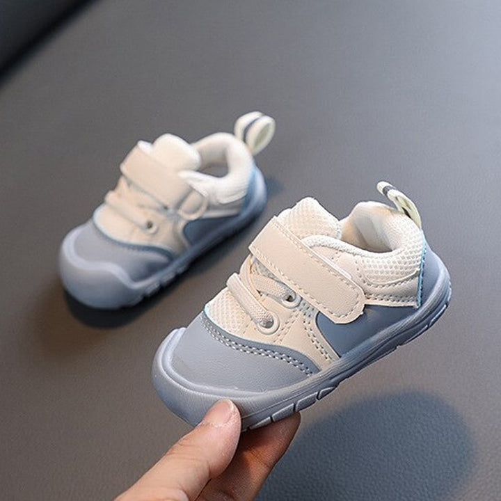 Leichte Baby Barfußschuhe mit flexibler Sohle für Komfort, Atmungsaktivität & gesunde Fußentwicklung.