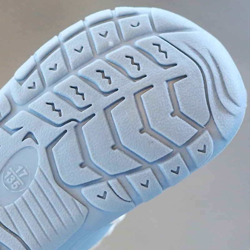 Rutschfeste Baby Barfußschuhe: sichere erste Schritte & gesunde Fußentwicklung auf jedem Untergrund.