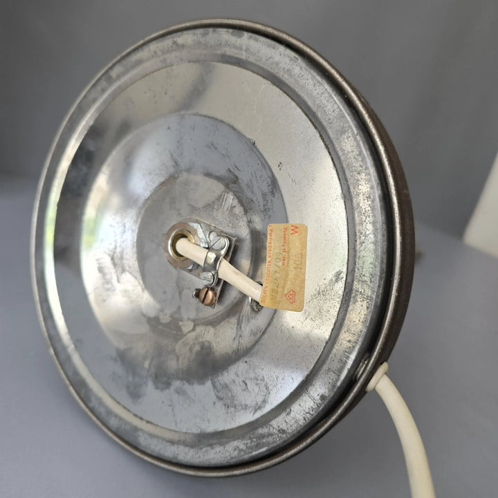 Elegante Vintage Schreibtischleuchte im Industriestil, Messing & Metall, perfekte Retro-Beleuchtung fürs Büro.