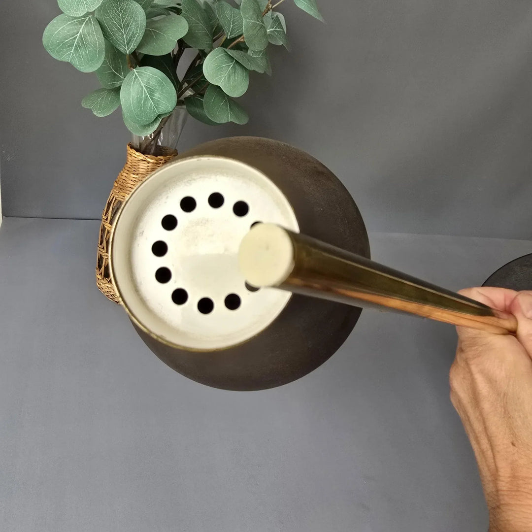 Dekorative Vintage Tischlampe aus Messing-Metall, als Arbeitsleuchte oder Wohnaccessoire, mit E27 Fassung.
