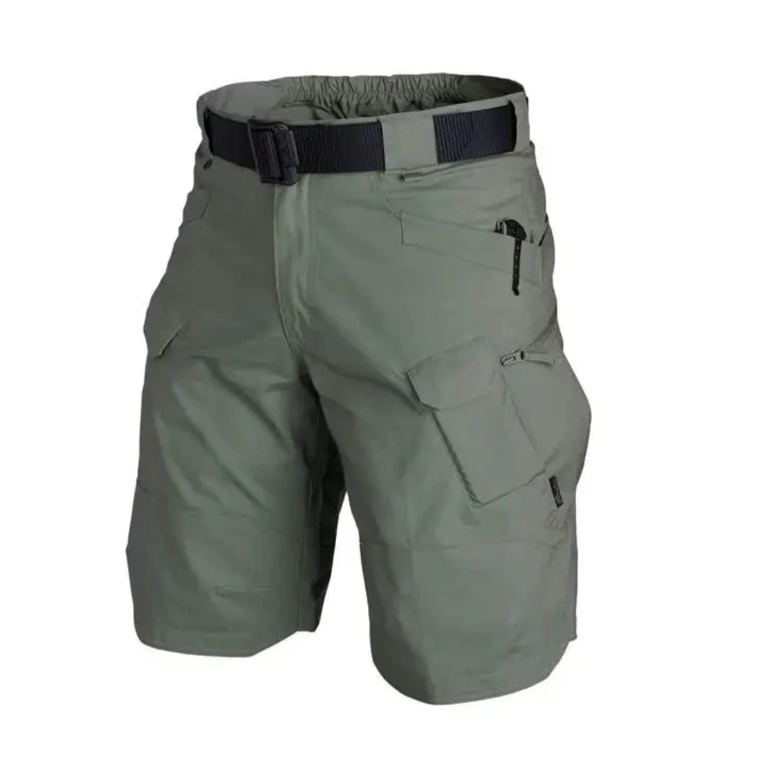 Praktische Herren Cargo Shorts mit vielen Reißverschlusstaschen für Outdoor-Aktivitäten.
