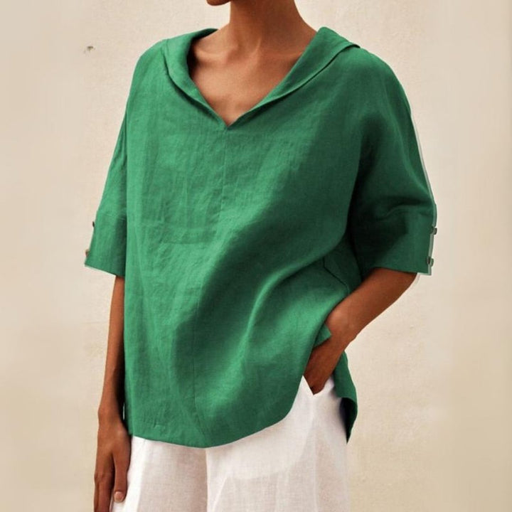 Luftiges Damen Kurzarm Top, Oversized Schnitt. Komfortable Sommerbluse mit V-Ausschnitt & elegantem Umlegekragen.