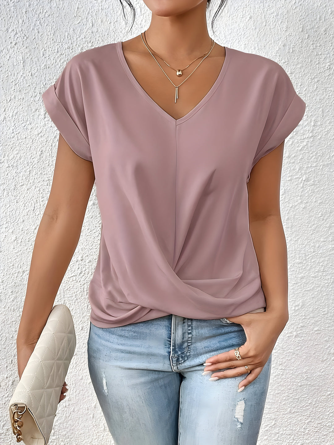Damen V-Ausschnitt Top mit Twist-Front, kurzärmlig, für eine schmeichelhafte Silhouette. Perfektes Sommer Top.